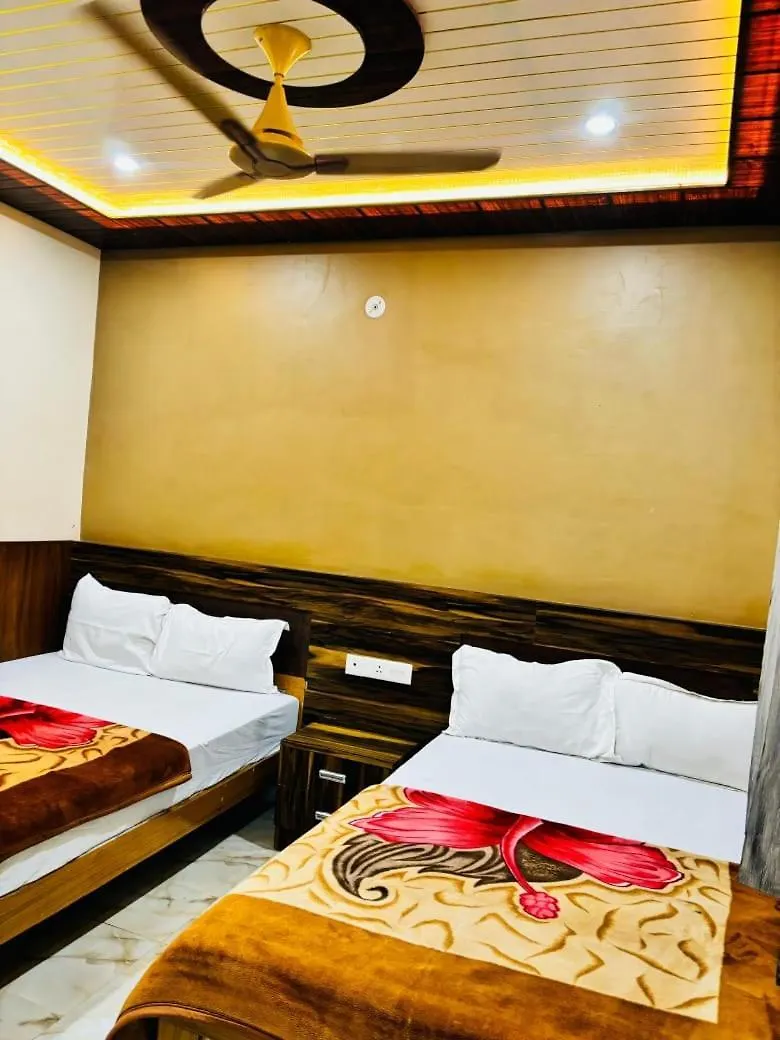 S R Hotel Varanasi