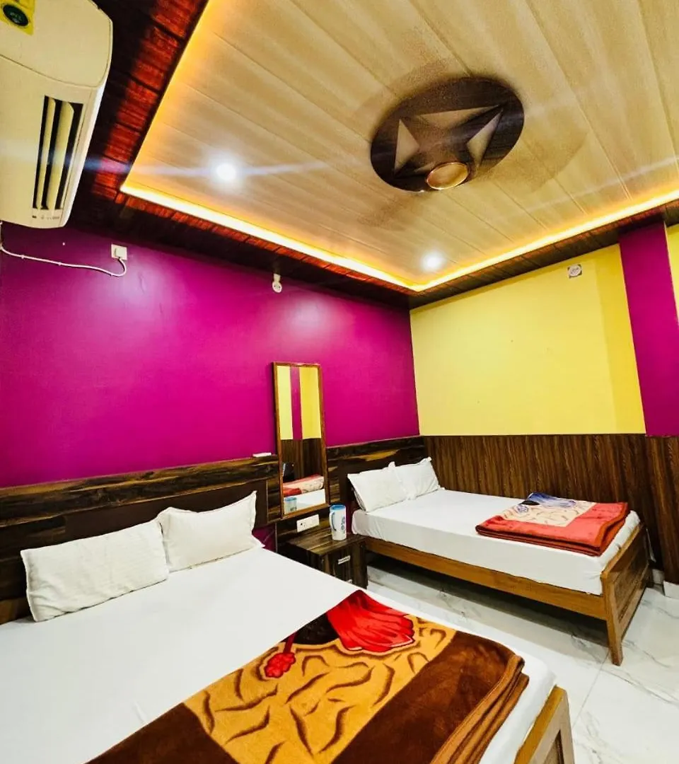 S R Hotel Varanasi 3*,