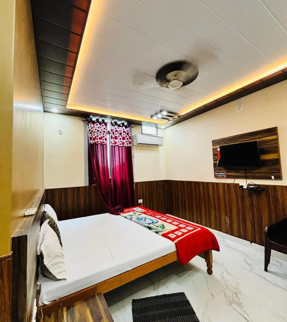 S R Hotel Varanasi