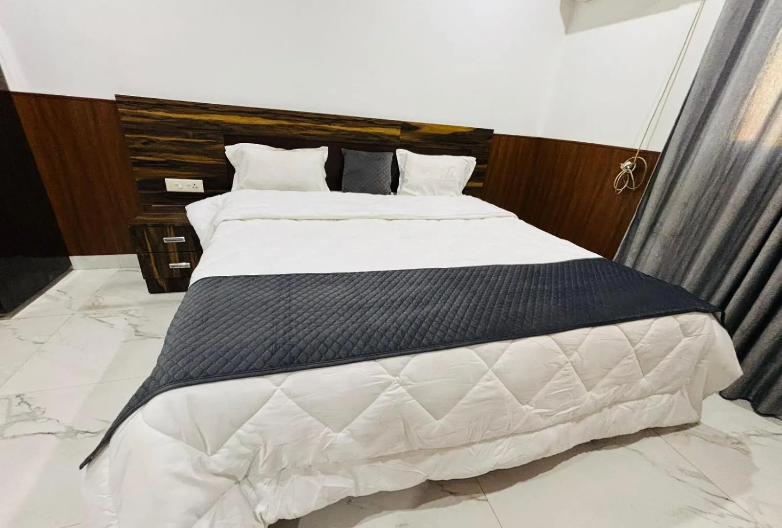 S R Hotel Varanasi