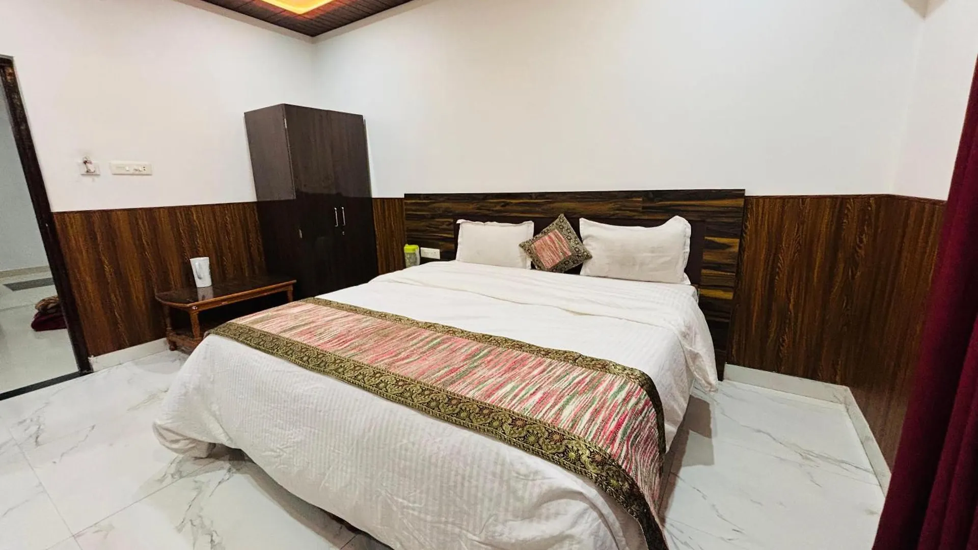 S R Hotel Varanasi 3*,  Indien